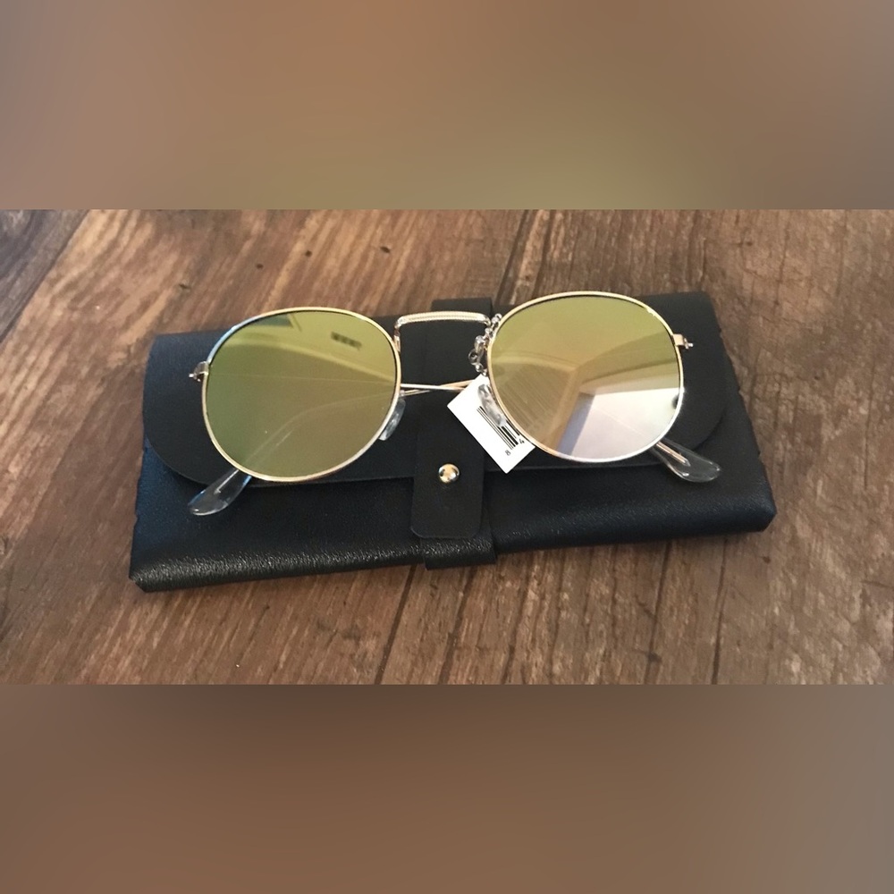 NWT Mirror Pink/Green Sunglasses